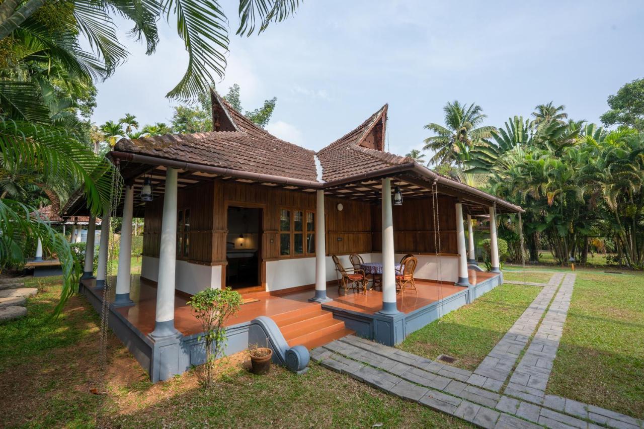 Ama Stays & Trails, Pathiramanal Villa Alappuzha Dış mekan fotoğraf